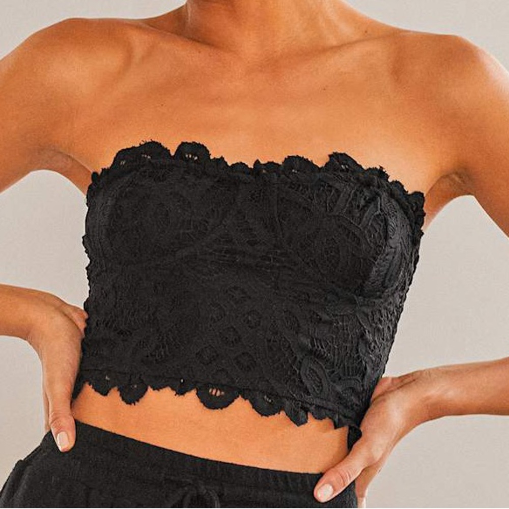 Black Lace Strapless Bandeau Crop Top